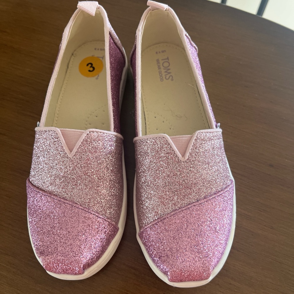 Tom’s girl shoes